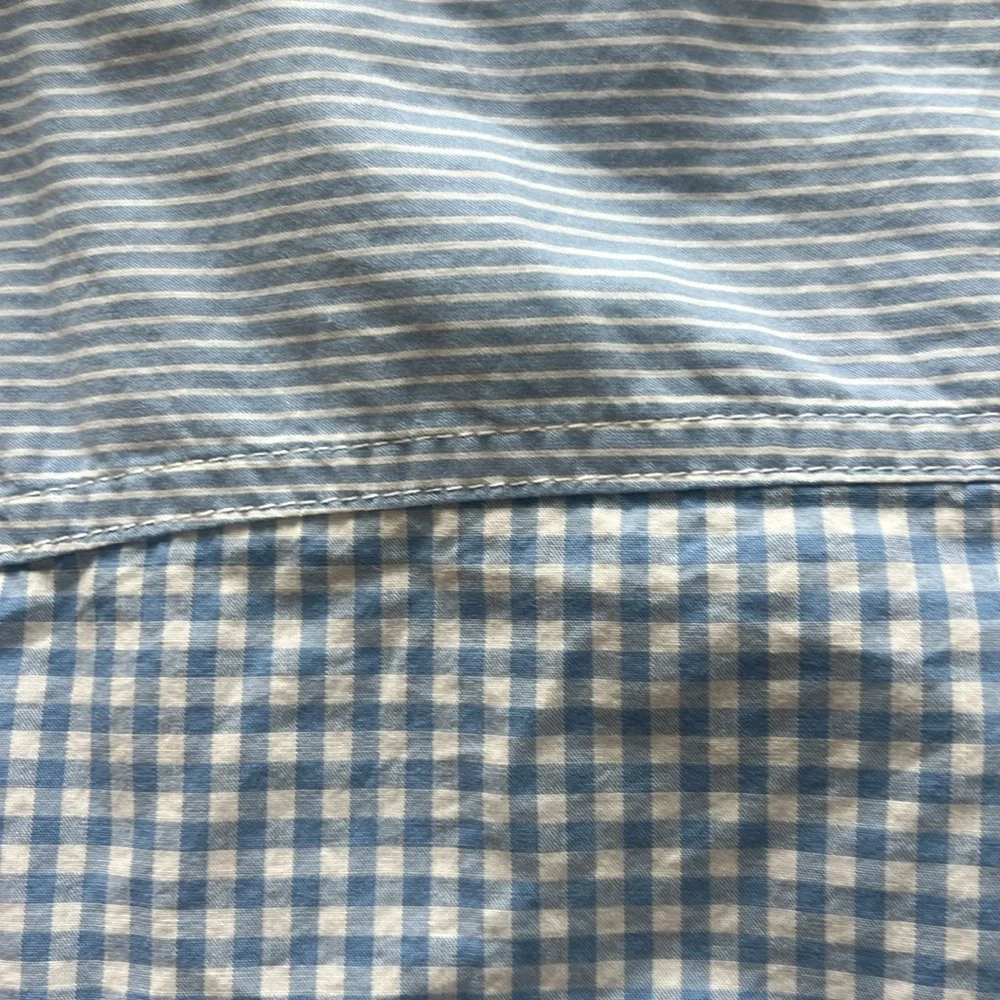 NWT American Eagle white and blue stripe square print button down shirt size M